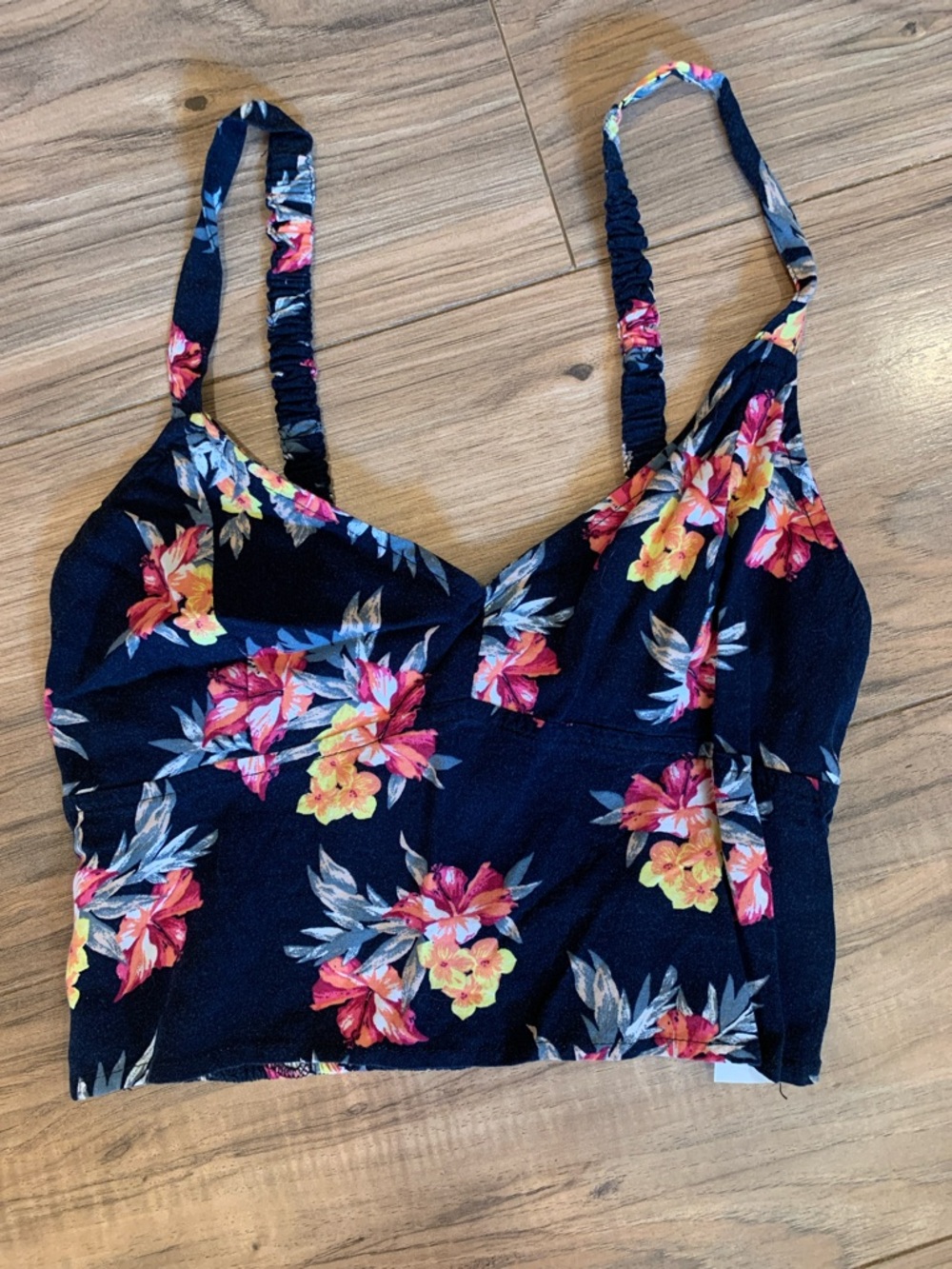 Junior’s Hollister Tropical Floral Print V-neck Fitted Crop Black Tank Top S